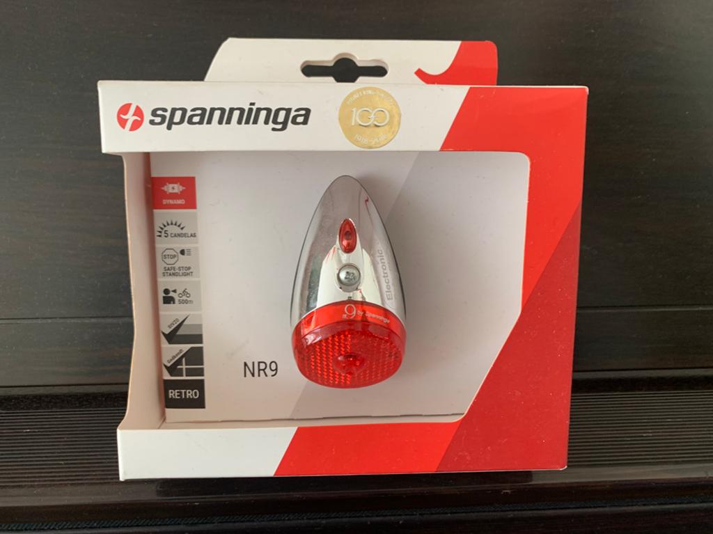 Spanninga achterlicht Nr 9 dynamo spatbord, Fietsen en Brommers, Fietsaccessoires | Fietsverlichting, Ophalen of Verzenden, Zo goed als nieuw