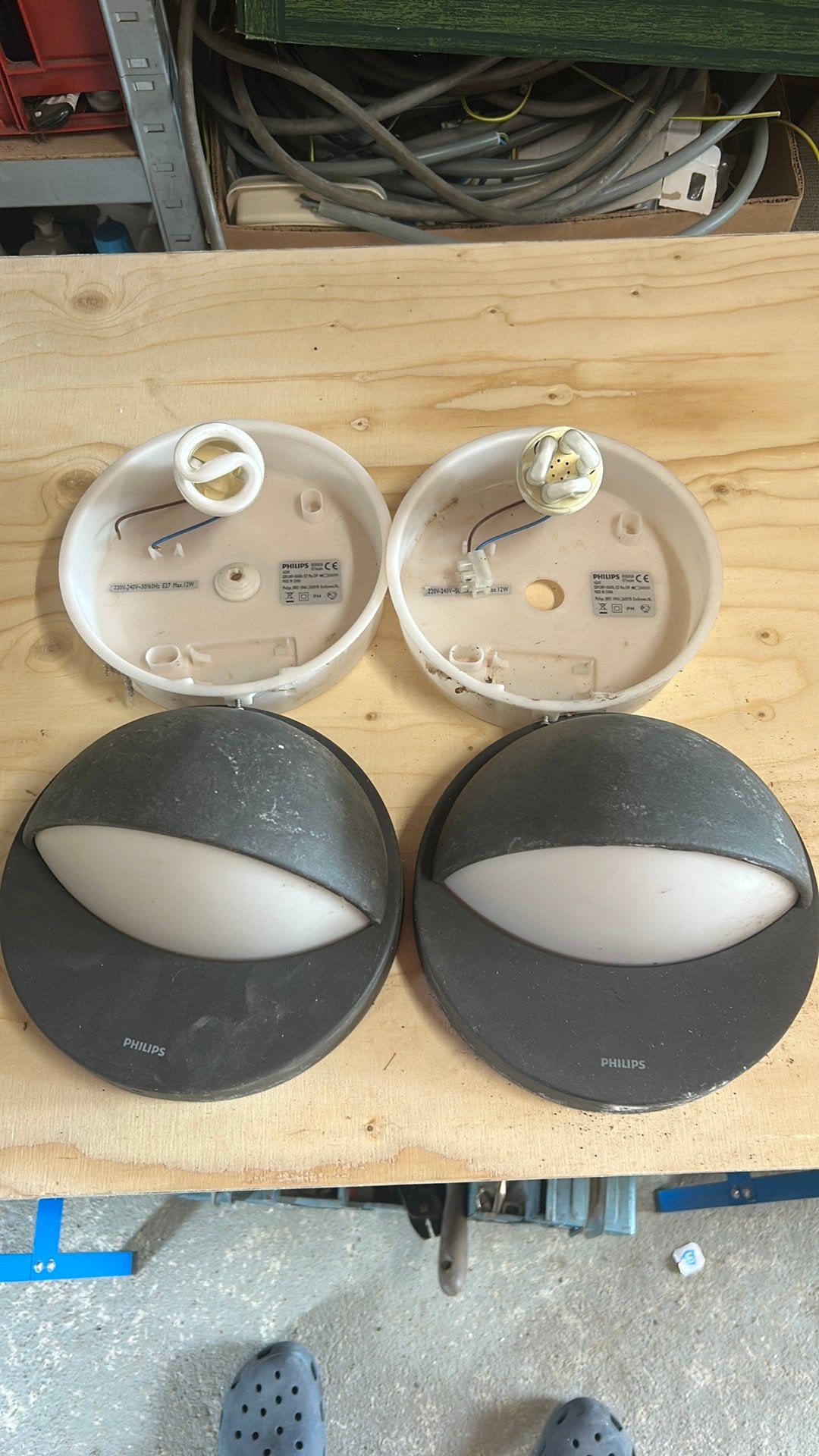 Buitenlampen philips 2 stuks, Ophalen, Gebruikt, Minder dan 50 watt, Wandlamp