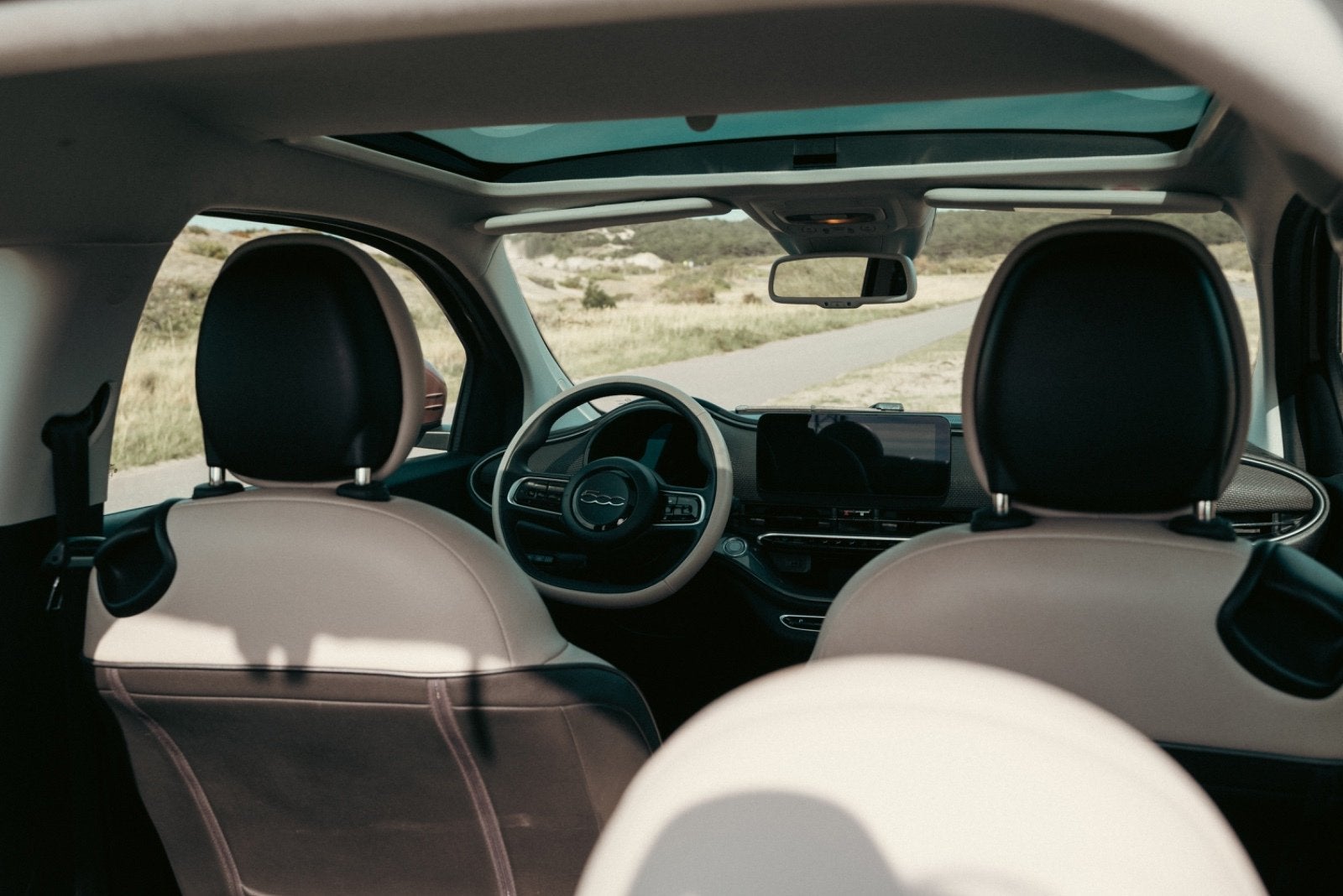 Fiat 500 3+1 La Prima 42 kWh - CARPLAY - PANORAMADAK - LEER, Auto's, Gebruikt, Overige kleuren, 4 stoelen, Leder
