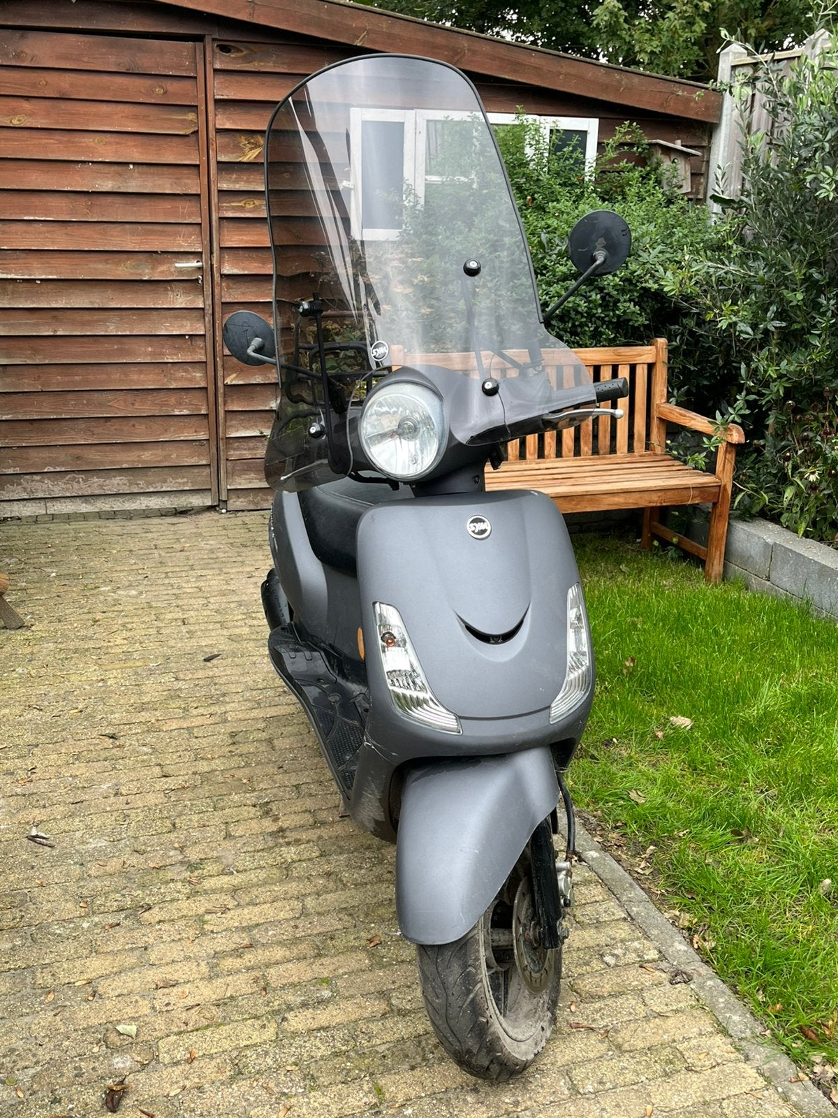 SYM Fiddle II (2021) NIEUWE uitlaat & accu!, Fietsen en Brommers, Ophalen, Zo goed als nieuw, Benzine, Fiddle