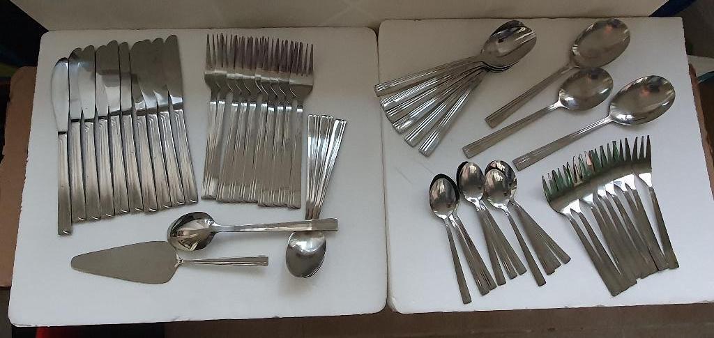 Esmeyer edelstaal 10 persoons bestek set, Ophalen of Verzenden, Zo goed als nieuw, Rvs of Chroom, Vaatwasserbestendig