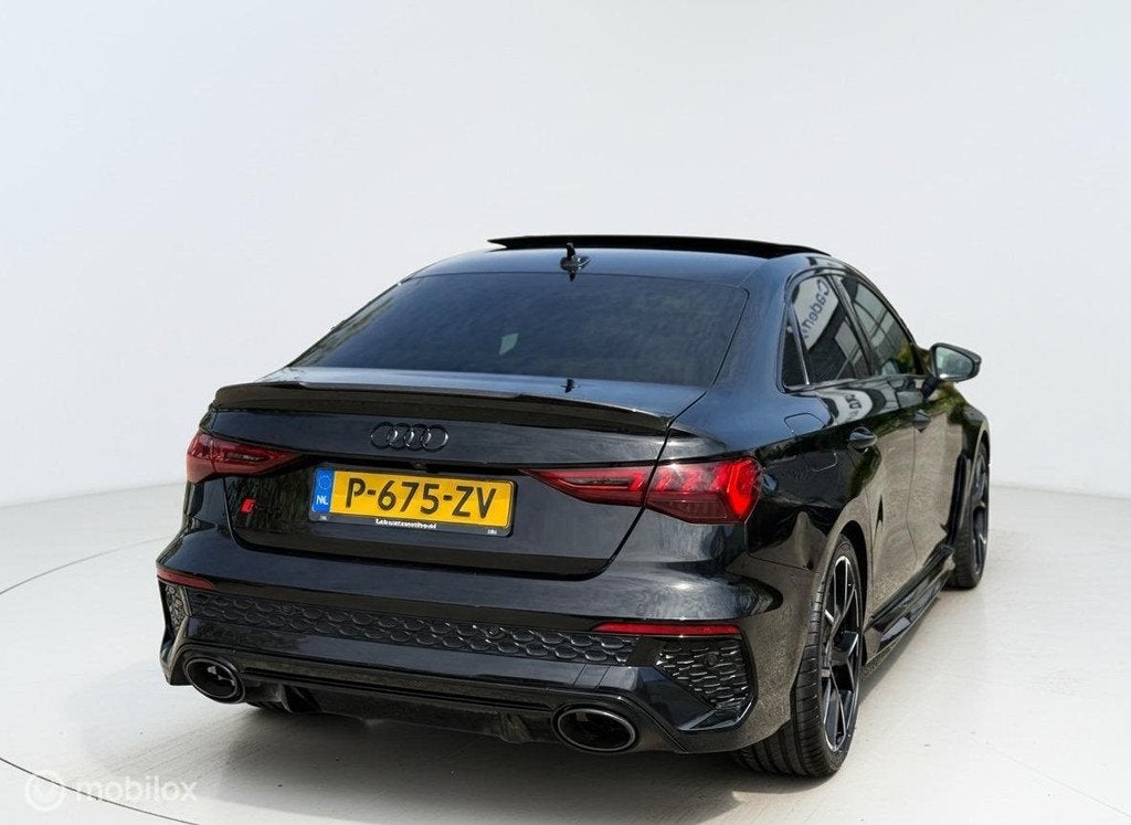 Audi RS3 2.5 TFSI RS3 quattro PANO|HUD|CERAMIC|B&O|MASSAGE|, Auto's, Audi, Automaat, Gebruikt, RS3, Zwart