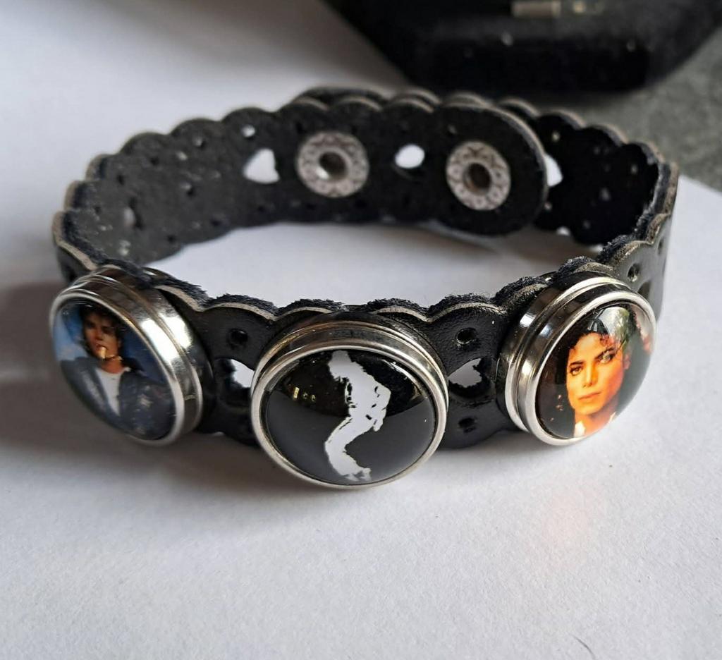 Zwart Leren Armband met Michael Jackson Drukknopen, Ophalen of Verzenden, Gebruikt, Kleding