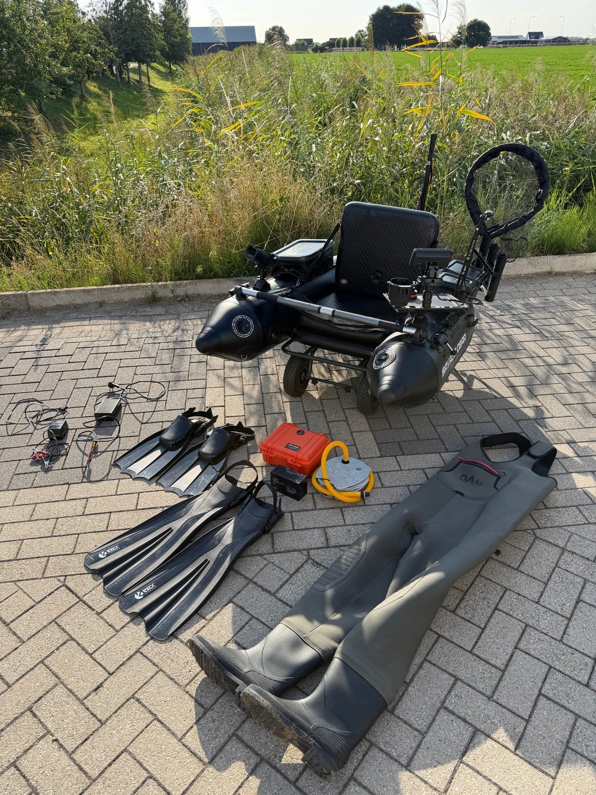 Savage Gear High Rider 170 Bellyboat met accessoires, Ophalen, Zo goed als nieuw, Overige typen
