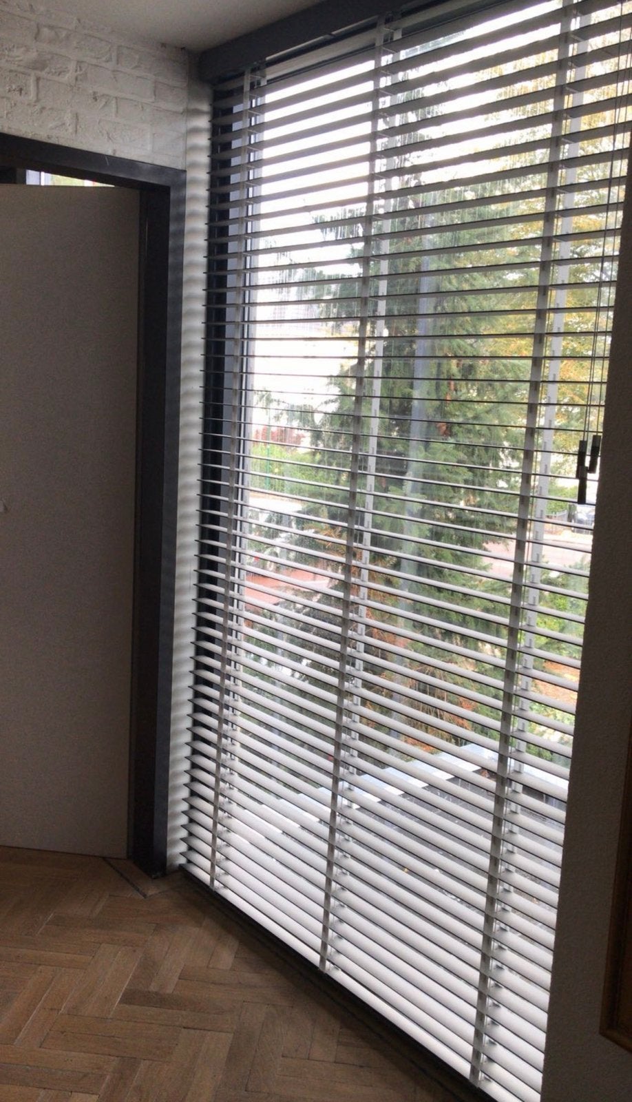 2x Sunway houten jaloezieën grijs met witte bies 190x165cm, Ophalen, Jaloezie, Gebruikt, Overige merken