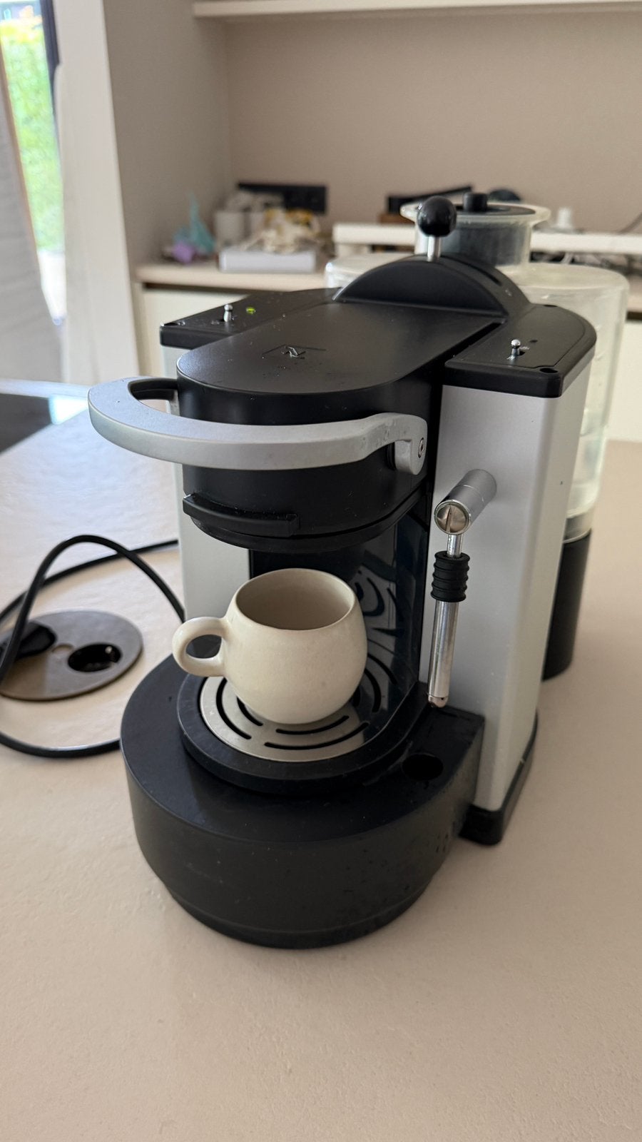 Nespresso ES50, Stoompijpje, Koffiepads en cups, 10 kopjes of meer, Koffiemachine