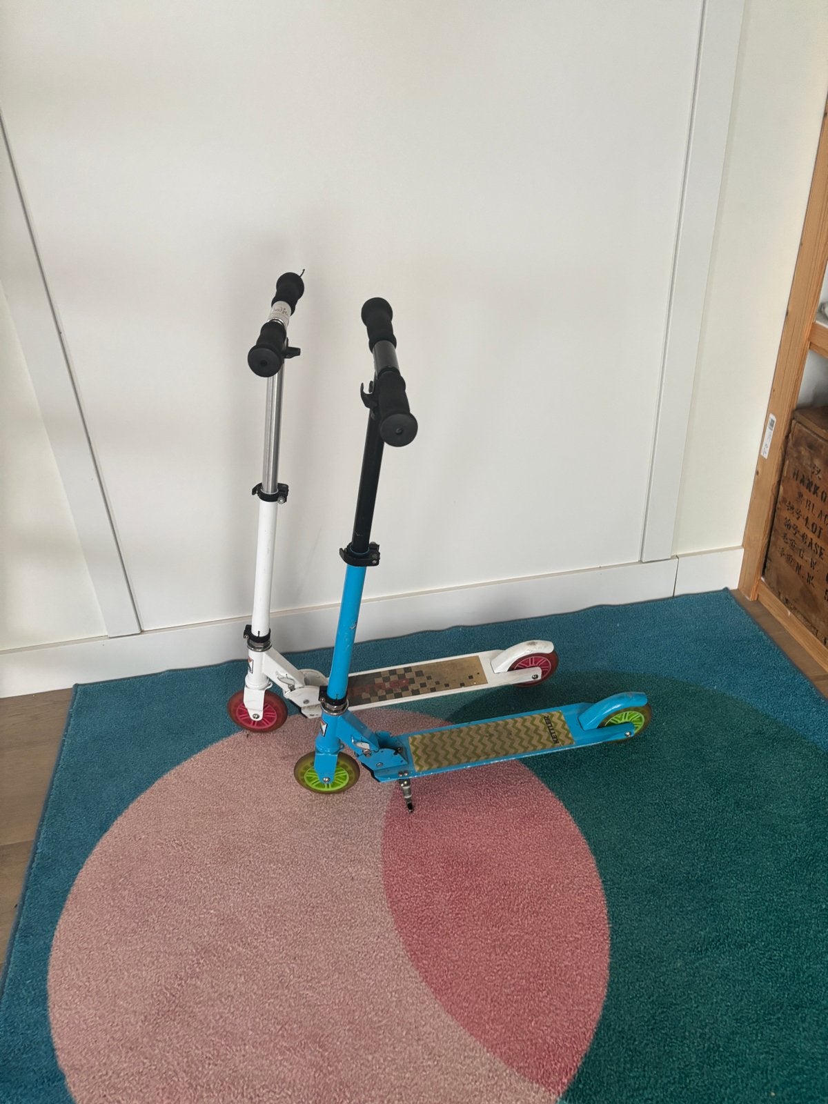 Twee goede Kettler steps - Wit en Blauw. 20 euro per stuk., Ophalen, Gebruikt, Gewone step