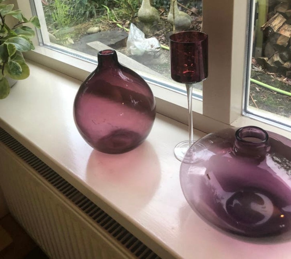 Paars glaswerk, Huis en Inrichting, Woonaccessoires | Dienbladen, Gebruikt, Overige materialen, Rond, Ophalen