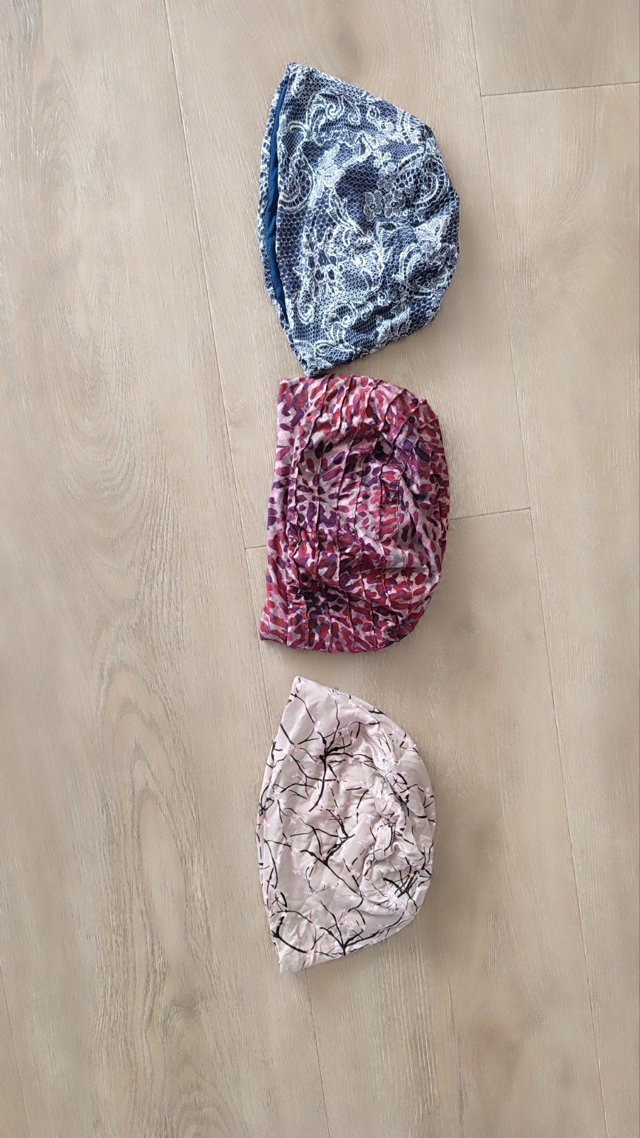 3x Dames Hoeden/mutsen met print - One size fits all, Ophalen of Verzenden, Gedragen, One size fits all, Hoed