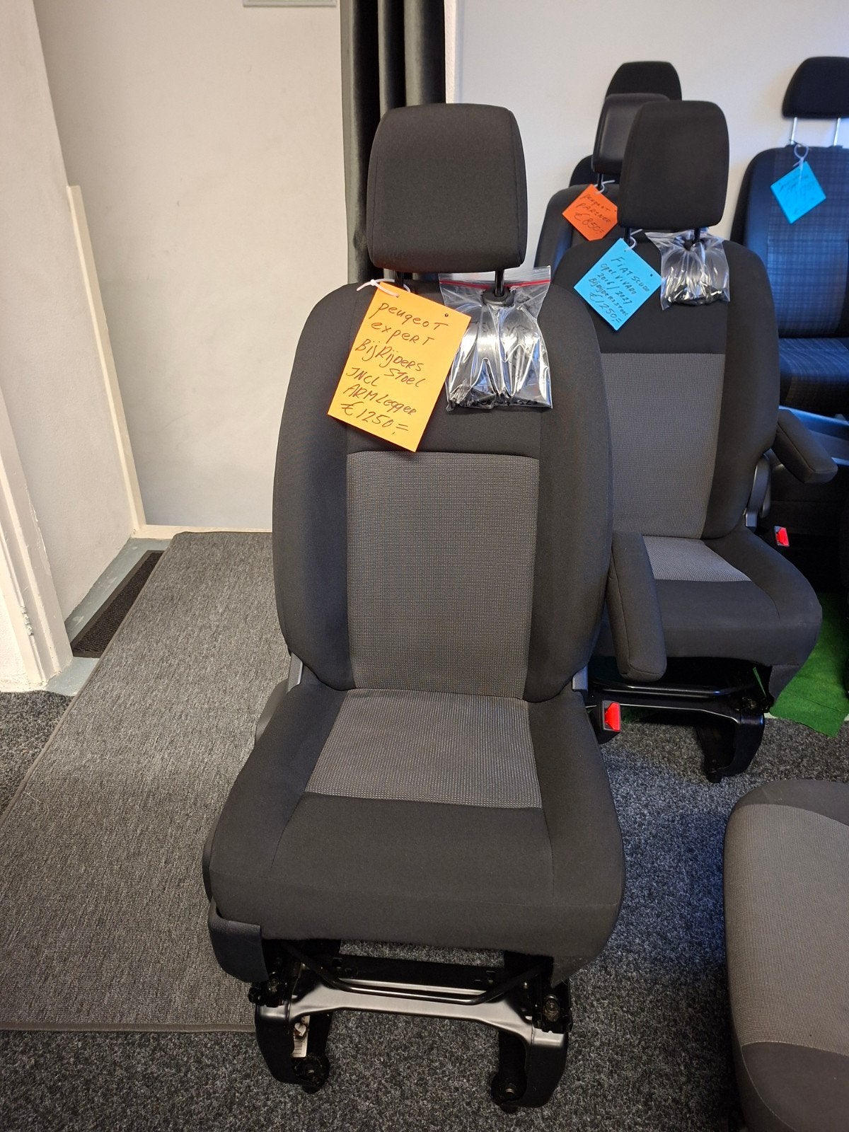 Nieuwe Bijrijderstoel Peugeot Expert met armleuning, Ophalen, Nieuw, Toyota