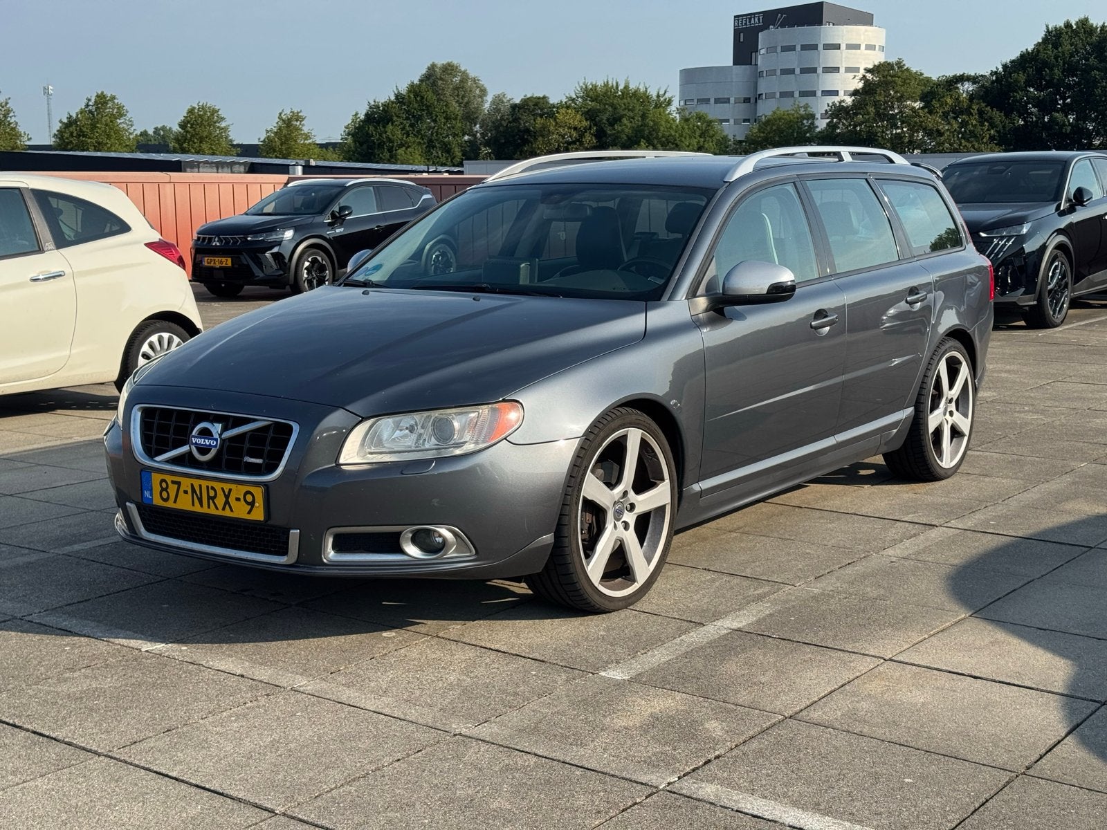 Volvo V70 2.0 T R-design | Carplay/Android auto | Manueel, Auto's, Voorwielaandrijving, Euro 5, 1800 kg, Zwart