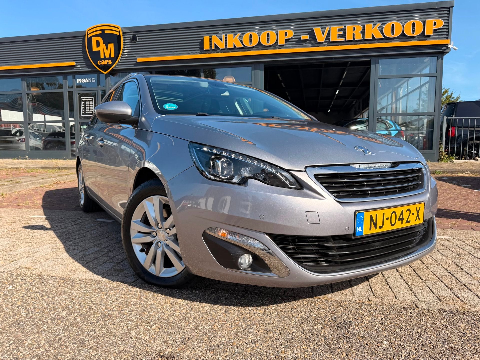 Peugeot 308 SW 1.2 PureTech | Automaat | Pano | Camera |, Gebruikt, Euro 6, 1199 cc, 635 kg