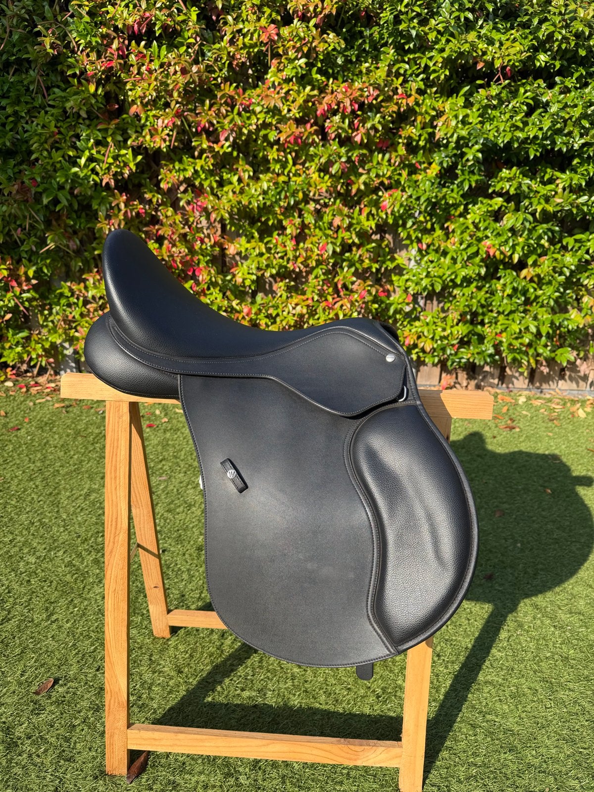 Prachtig Wintec Hart 18 inch veelzijdigheidszadel, Vlakke zit, Wijd, XL (18 inch of meer), Wintec