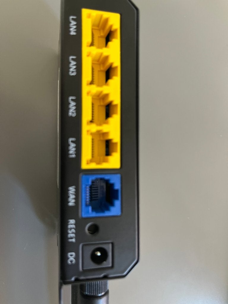 Foto 3 van MEGASAT Wireless Router MEG-R101-01 | 12V