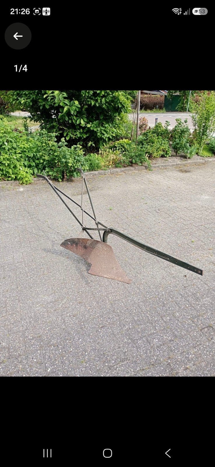 Oude handploeg voor grondbewerking, Ophalen