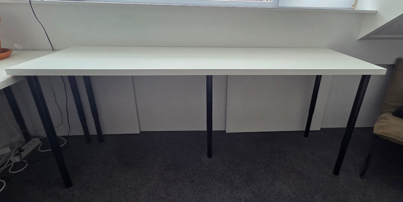 IKEA LINNMON bureau met 5 verstelbare OLOV poten, Ophalen, Gebruikt, Spaanplaat of MDF, In hoogte verstelbaar