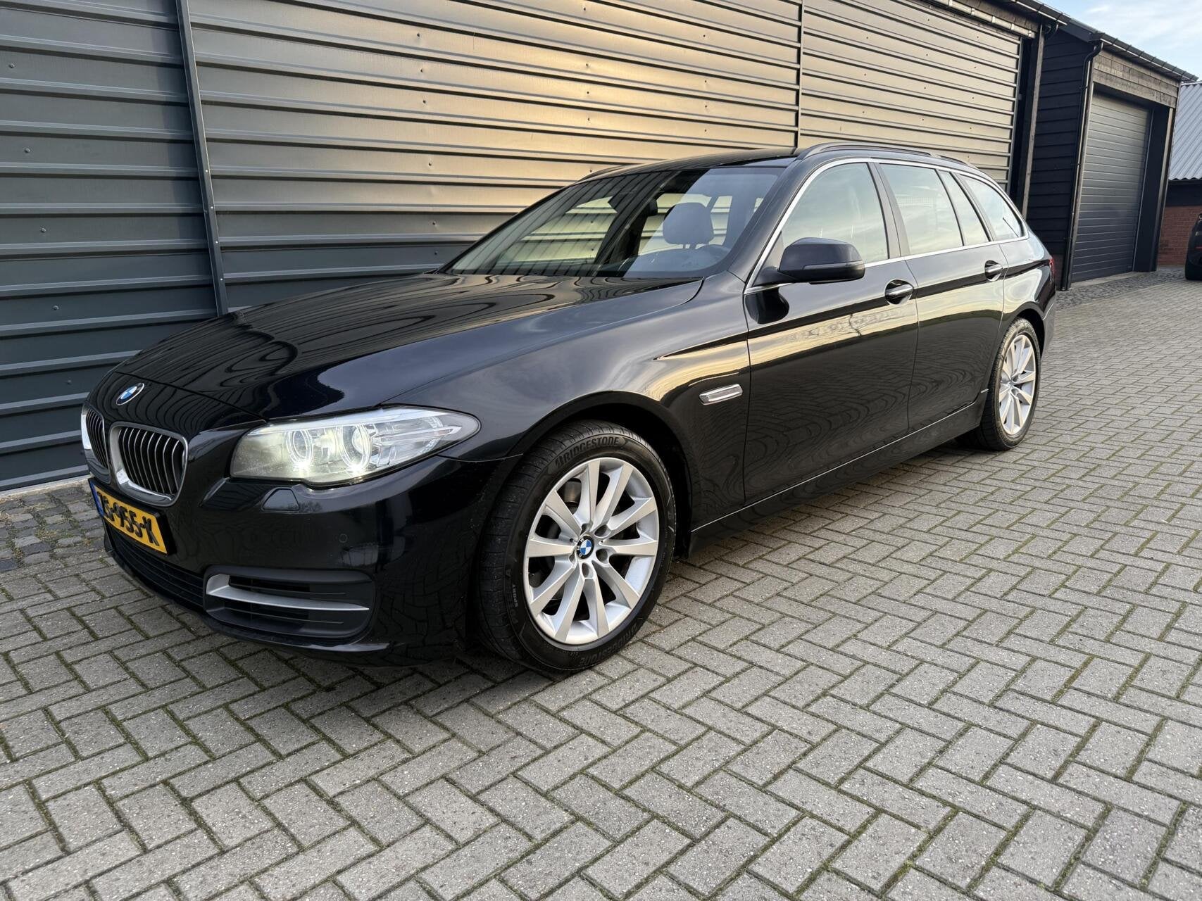 BMW 5-serie Touring 520d Executive Leder nwe revisie motor!, Auto's, BMW, Automaat, Achterwielaandrijving, Euro 6, 2000 kg