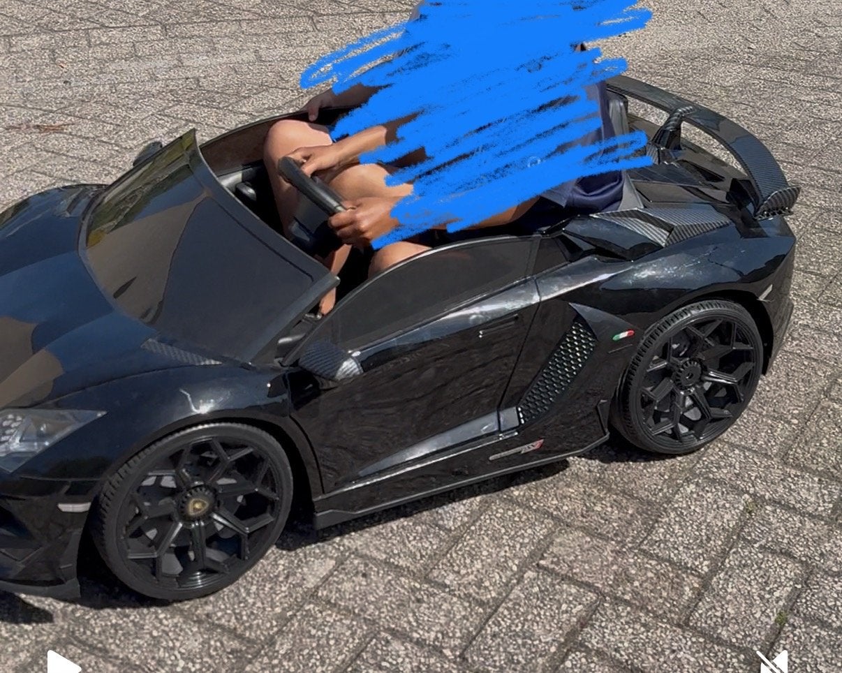 Lamborghini Aventador 2-persoons kinderauto met driftfunctie, Kinderen en Baby's, Ophalen, Gebruikt, Afstandsbediening