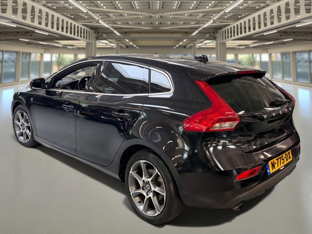 Volvo V40 1.6 T2 R-Design Leer/Plus Line/garantie/nieuwe kop, Voorwielaandrijving, Gebruikt, 4 cilinders, Zwart