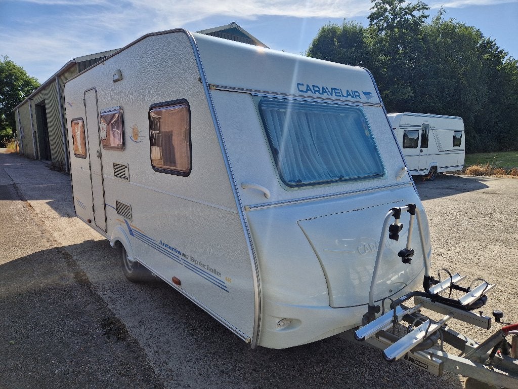 Caravelair Antares Luxe 440, Mover Voortent Luifel 5750,- !, Standaardzit, Dwarsbed, Bedrijf, 4 tot 5 meter