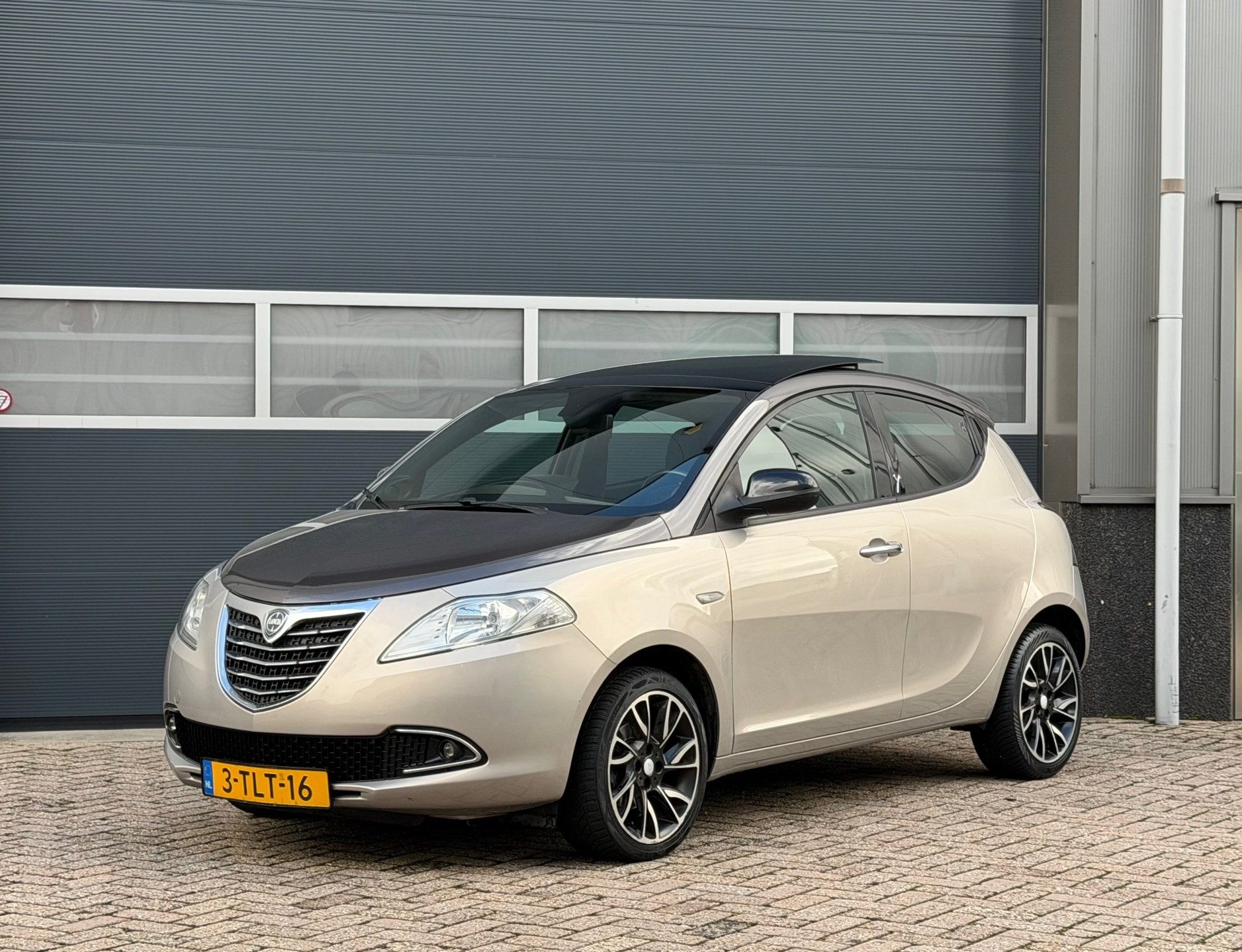 Lancia Ypsilon 0.9 TwinAir Platinum bj.2014 5 Drs|Leder|Clim, Voorwielaandrijving, Euro 5, Gebruikt, 750 kg