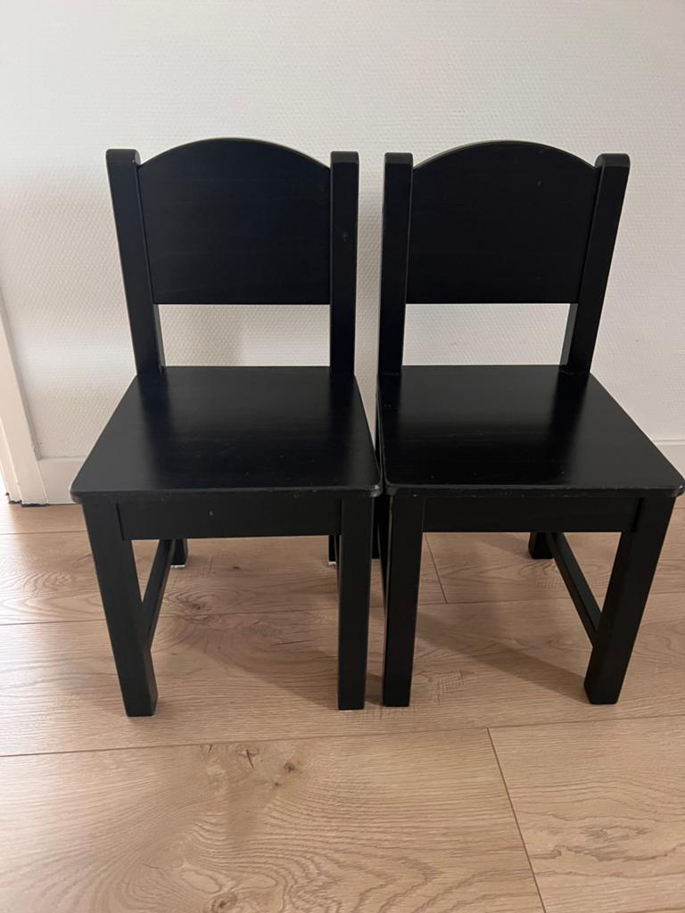 2 zwarte kinderstoelen, Kinderen en Baby's, Kinderkamer | Tafels en Stoelen, Ophalen, Gebruikt, Stoel(en)
