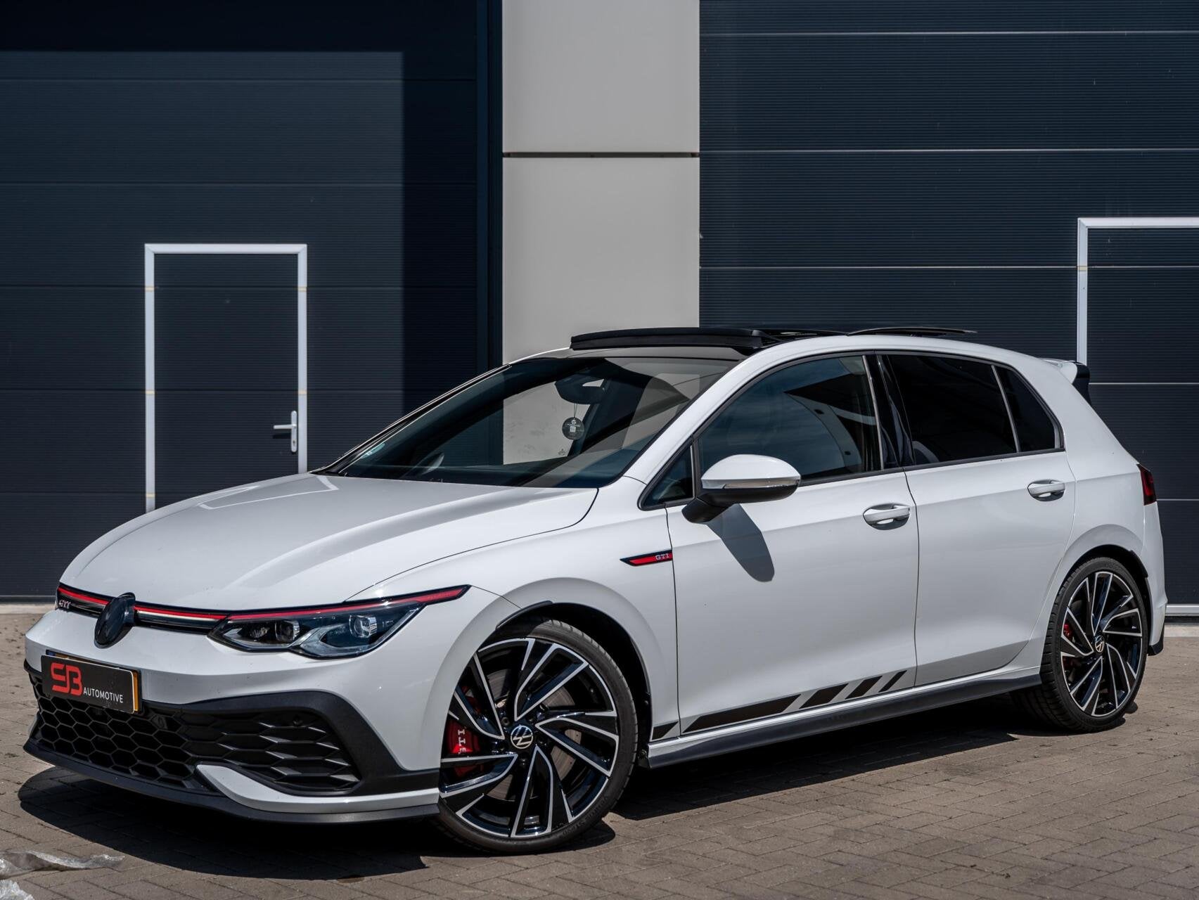 Volkswagen Golf 2.0 TSI GTI Clubsport IQ|Cam|Pano|BOMVOL!, Euro 6, 4 cilinders, 1984 cc, Wit
