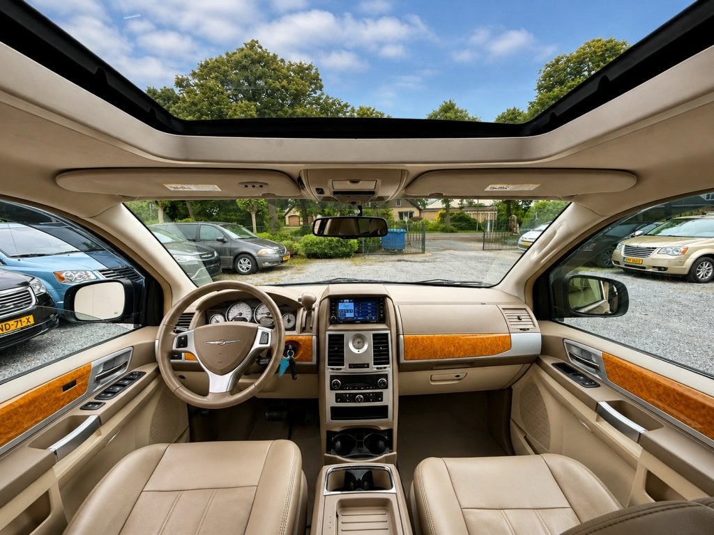 Chrysler Grand Voyager 4.0 V6 LIMITED BLACK OPEN-DAK XENON 2, Auto's, Chrysler, Automaat, Dealer onderhouden, 450 kg, Gebruikt
