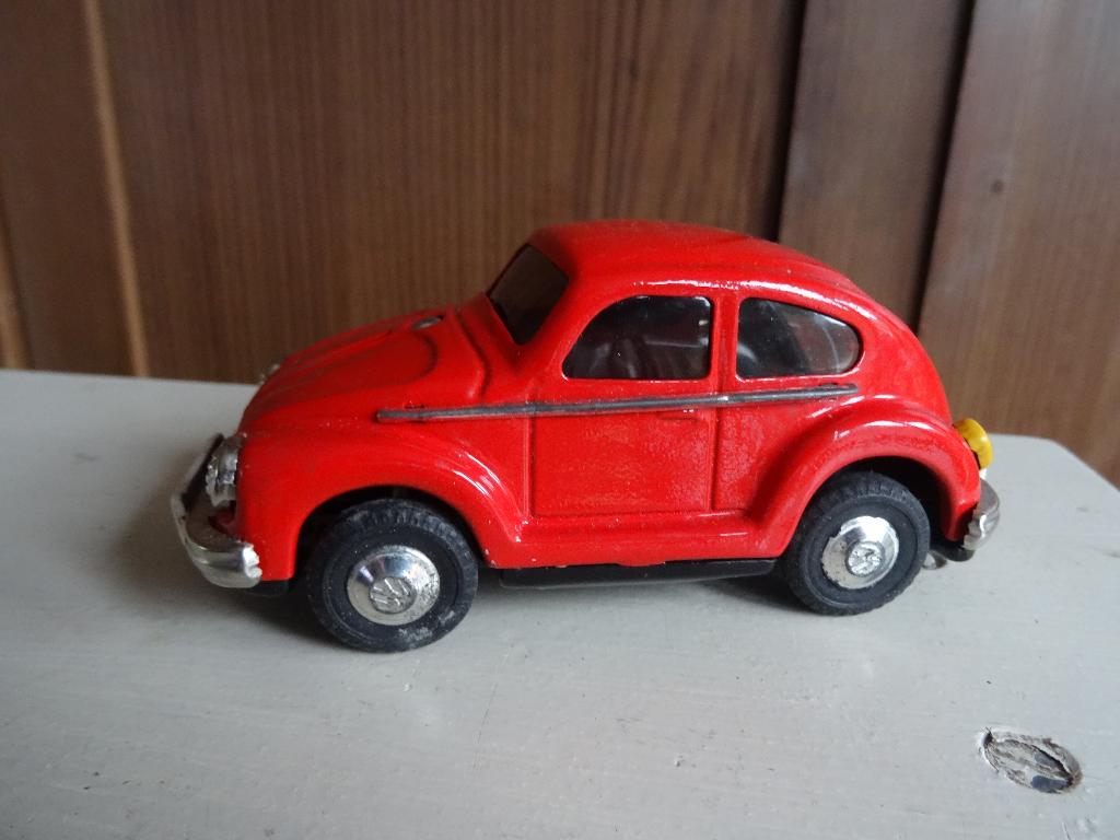 Oud blikken speelgoed Volkswagen Kever, Ophalen