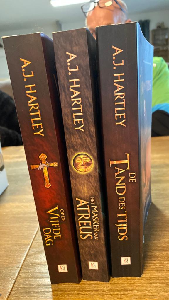 3x A.J. Hartley - trhillers, Ophalen, Zo goed als nieuw