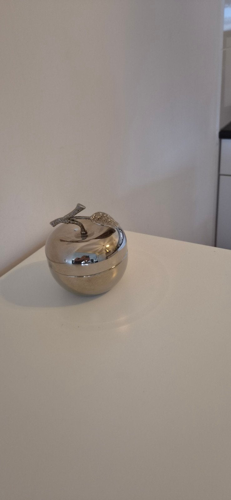 Decoratieve zilverkleurige appel, Ophalen of Verzenden, Zo goed als nieuw, Zilver, Metaal