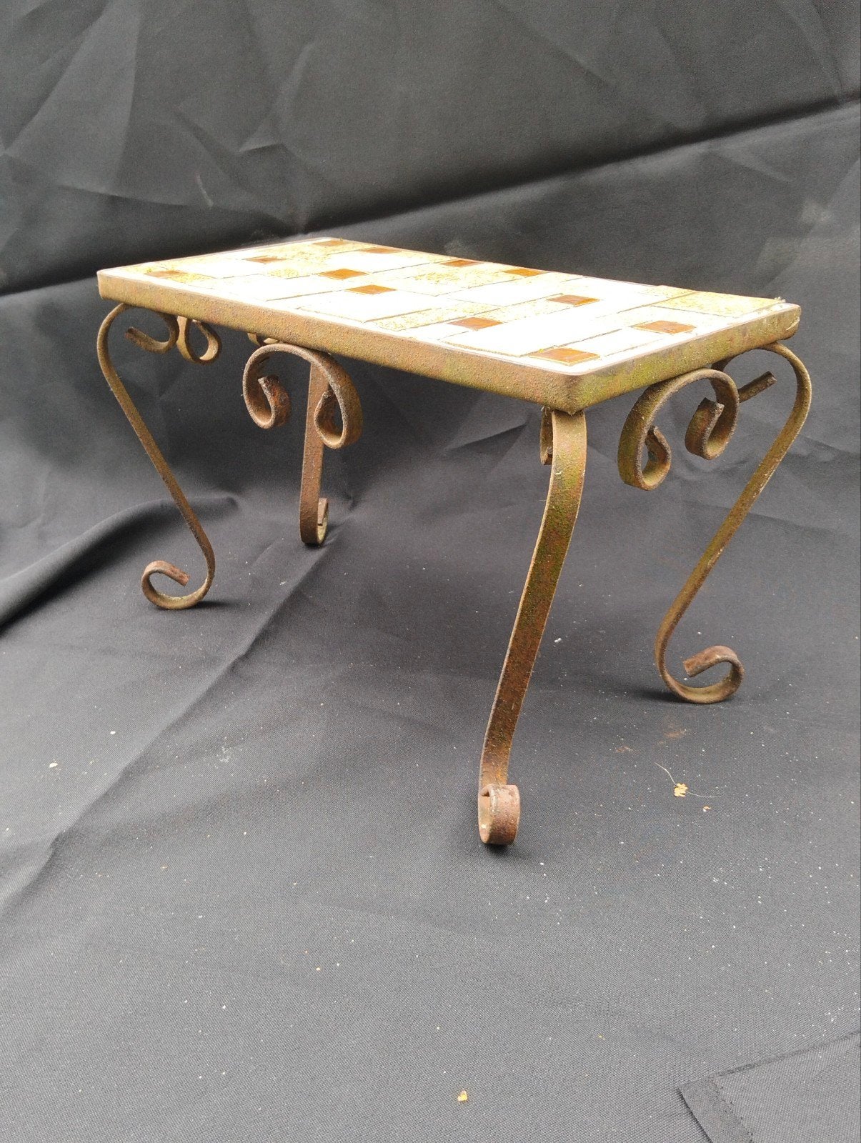 Vintage plantentafel met smeedijzeren onderstel en tegels, Antiek en Kunst, Verzenden