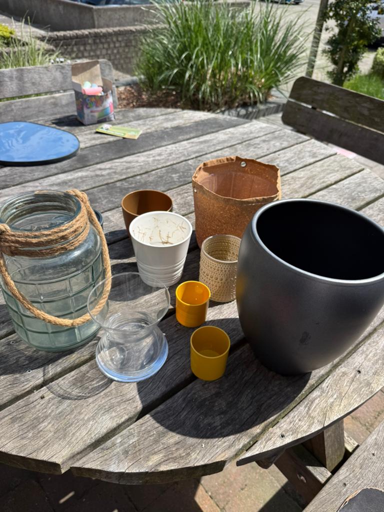 Gratis, Tuin en Terras, Bloempotten, Ophalen, Rond, Zo goed als nieuw, Minder dan 40 cm
