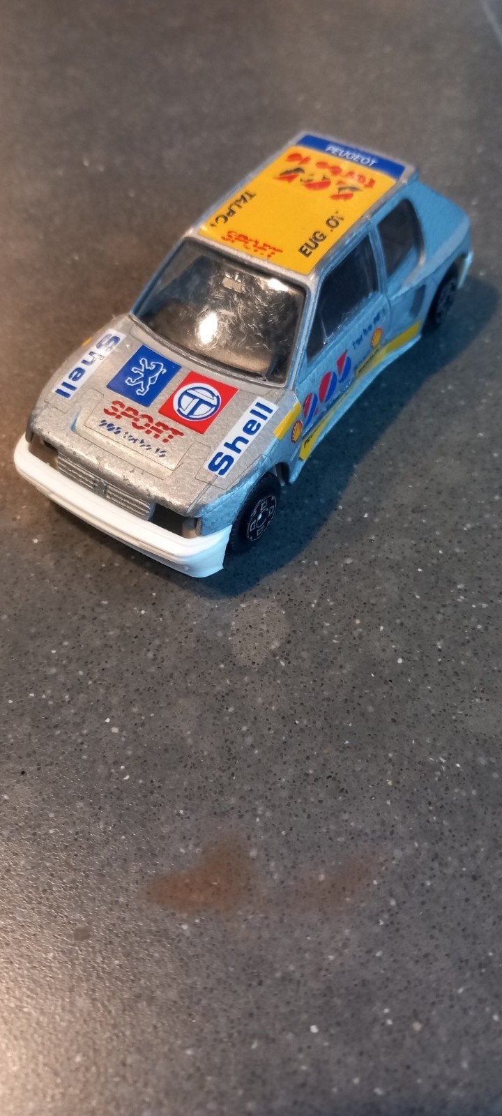8823 Peugeot 205 Rallye modelauto - Shell Sport, Ophalen of Verzenden, Gebruikt