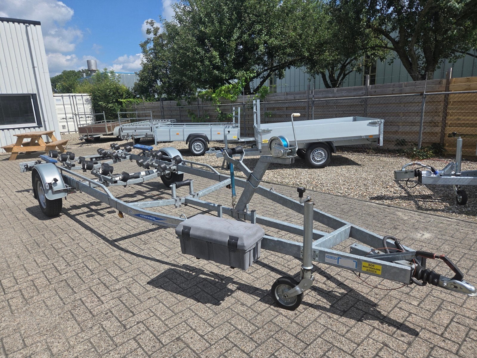 Te Huur: Boottrailer 1800kg geremde Multiroller, Watersport en Boten, Boottrailers, Nieuw, Overige typen, Minder dan 1500 kg, Minder dan 6 meter