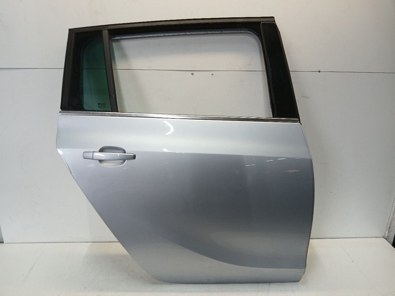 Portier rechts achter Opel Zafira, Auto-onderdelen, Onderdelen@venauto.nl, Van der Ven Autorecycling B.V., Gebruikt, Ettenseweg 76, 4706 PB Roosendaal, The Netherlands