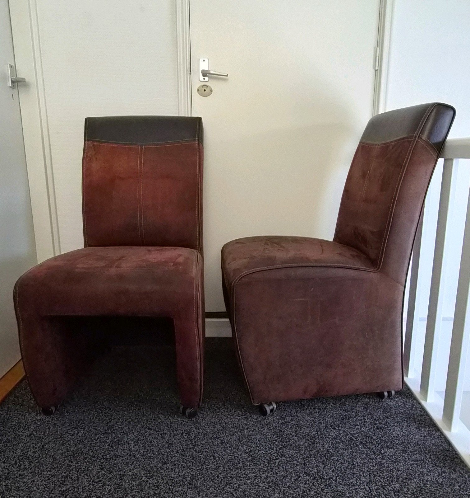 6 Bruine eetkamerstoelen met wieltjes, Huis en Inrichting, Stoelen, Ophalen, Gebruikt, Bruin, Vijf, Zes of meer stoelen