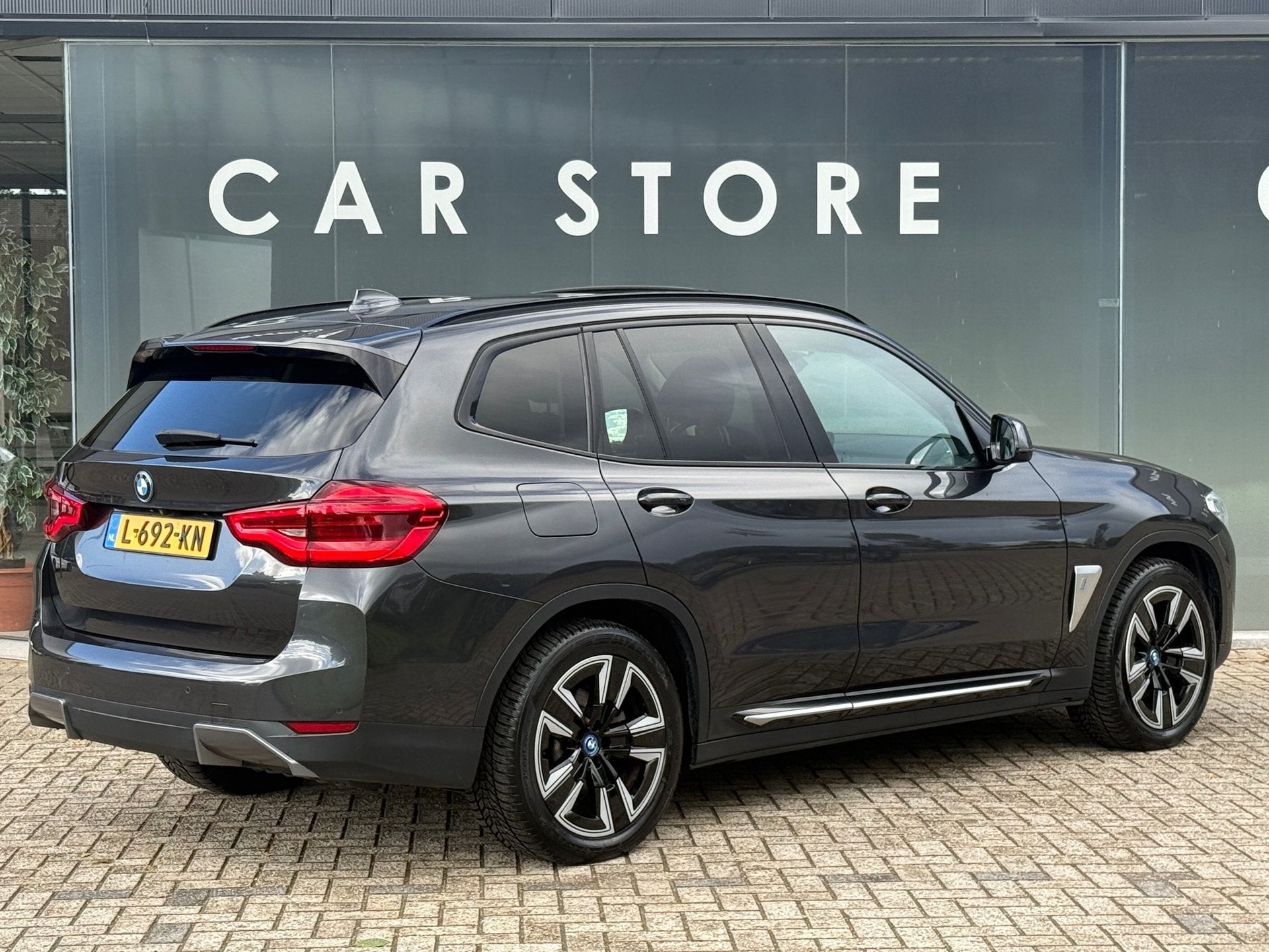 BMW IX3 Executive 80 kWh SHADOW LINE 98% SOH PANO|LEDER|CARP, Auto's, Dealer onderhouden, Achterwielaandrijving, Gebruikt, 133 min