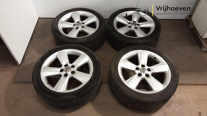 Velgen set + banden van een Opel Meriva (Meriva B 10-), Gebruikt, -, -, Ophalen of Verzenden
