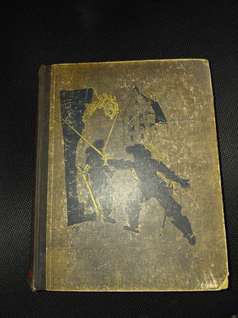 antiek boek over de 3 Musketiers, Ophalen of Verzenden, Gelezen