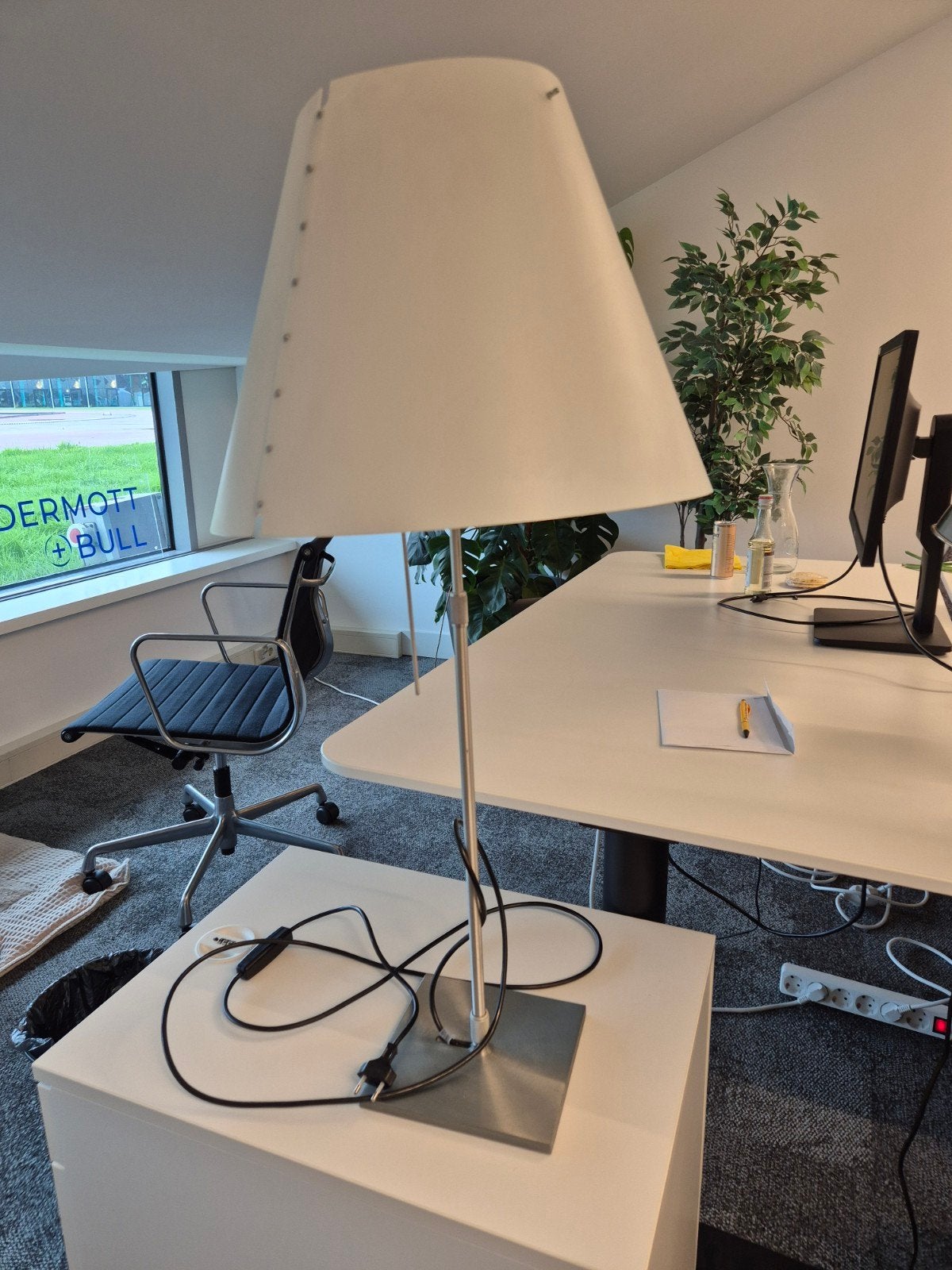 Luceplan Costanzina tafellamp met witte kap, Ophalen, Rond