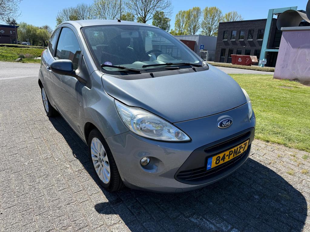 Ford Ka 1.2 69pk 2011 Grijs *Nieuwe APK*, Voorwielaandrijving, 1242 cc, 4 cilinders, 4 stoelen