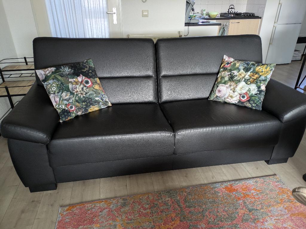 Twee en half zitsbank, Huis en Inrichting, Banken | Bankstellen, Gebruikt, Rechte bank, Tweepersoons, 75 tot 100 cm, Kunststof