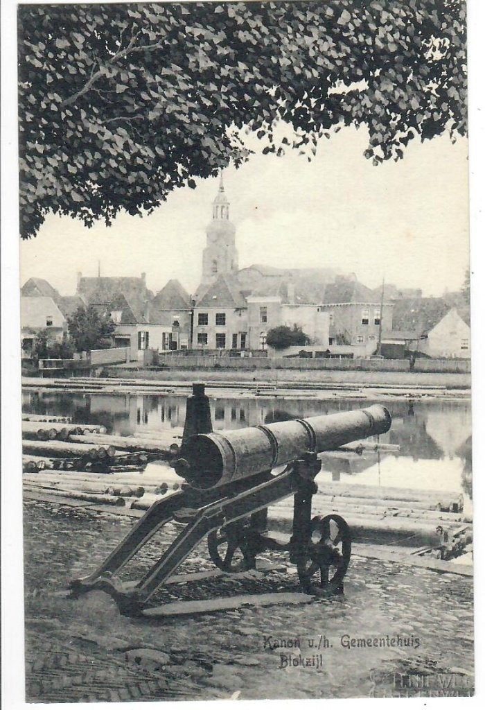Blokzijl - Kanon v./h. Gemeentehuis, Verzenden, Voor 1920, Gelopen, Overijssel