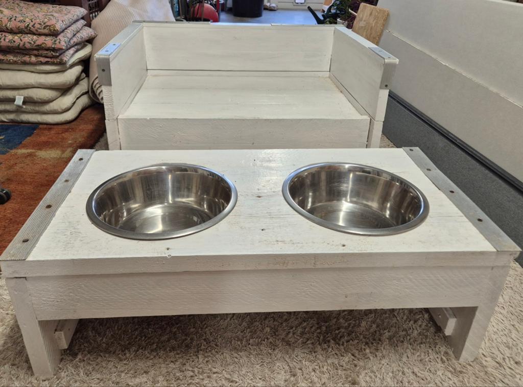 Houten hondenmand en voer/drinkbakhouder, Ophalen of Verzenden, Overige
