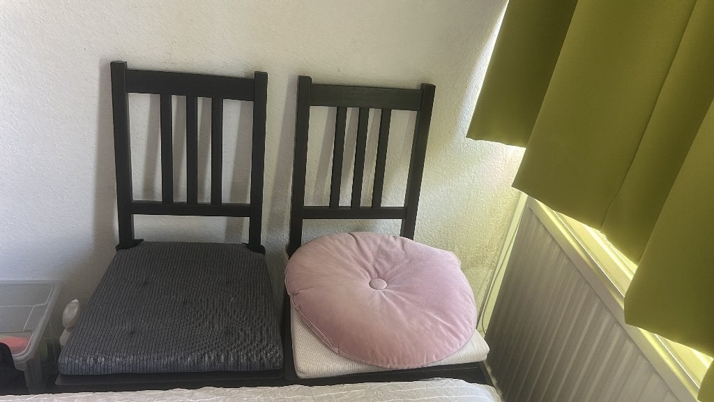 Stoelen / Chairs, Ophalen, Twee, Bruin, Zo goed als nieuw