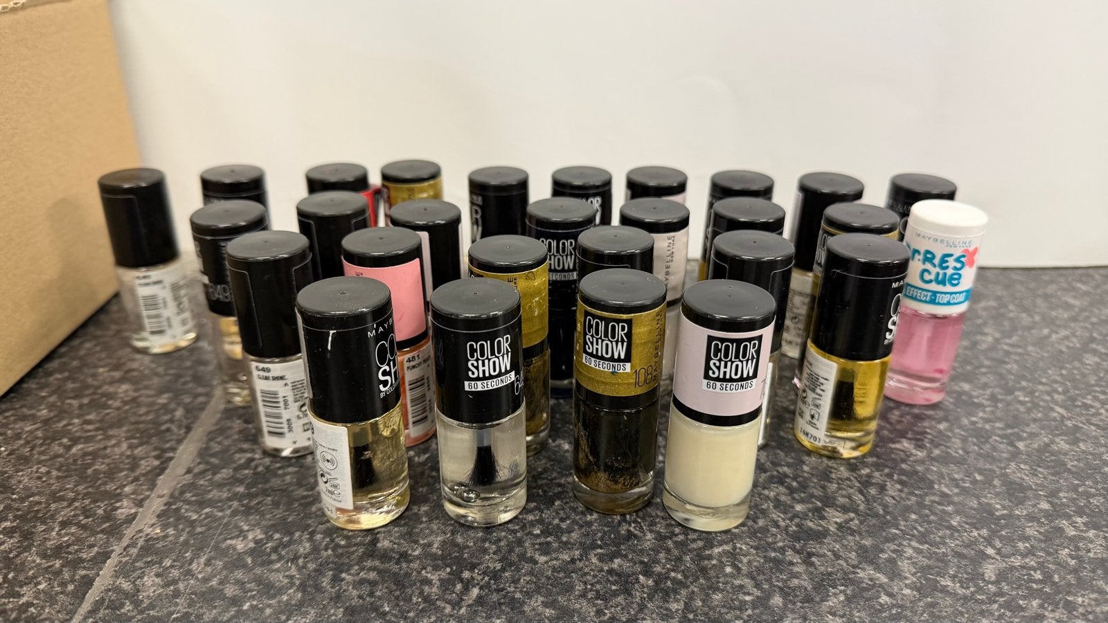 28x Maybelline Color Show Nagellak Partij, Gebruikt, Overige kleuren, Ophalen of Verzenden, Handen en Nagels