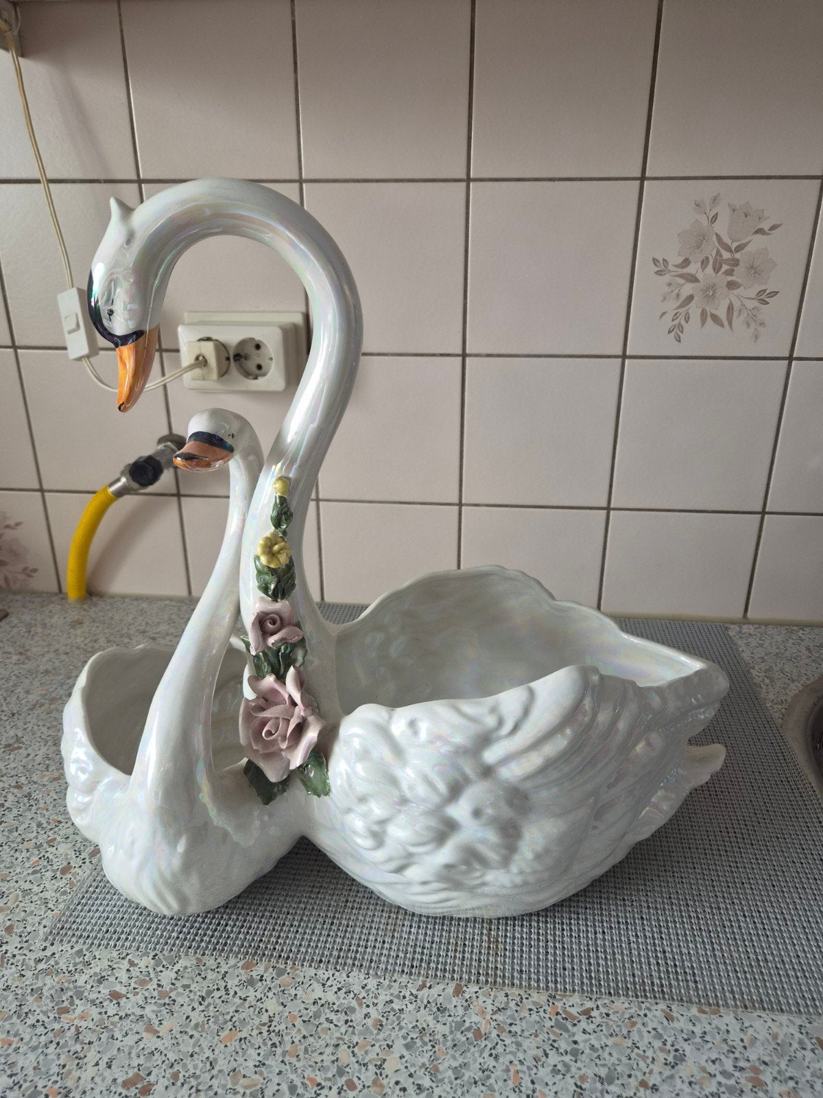 Decoratieve Zwanen Bloempot/Schaal - Keramiek, Ophalen, Porselein of Keramiek, Zo goed als nieuw, Plantenpot of Plantenbak