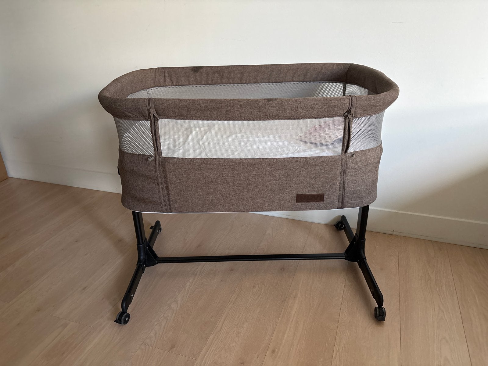 Novi Co-sleeper - Perfecte staat, Kinderen en Baby's, Babywiegjes en Ledikanten, Ophalen, Zo goed als nieuw, Wieg