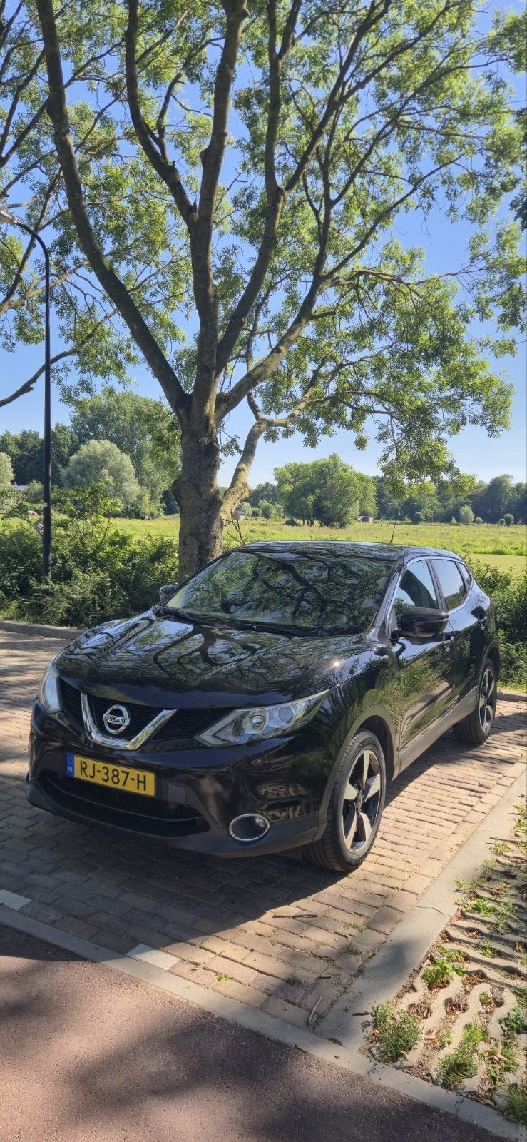 MOET WEGNissan Qashqai 1.2 85KW 2017 Zwart als NIEUW 360 cam, Auto's, Nissan, Voorwielaandrijving, Zwart, 4 cilinders, Alcantara